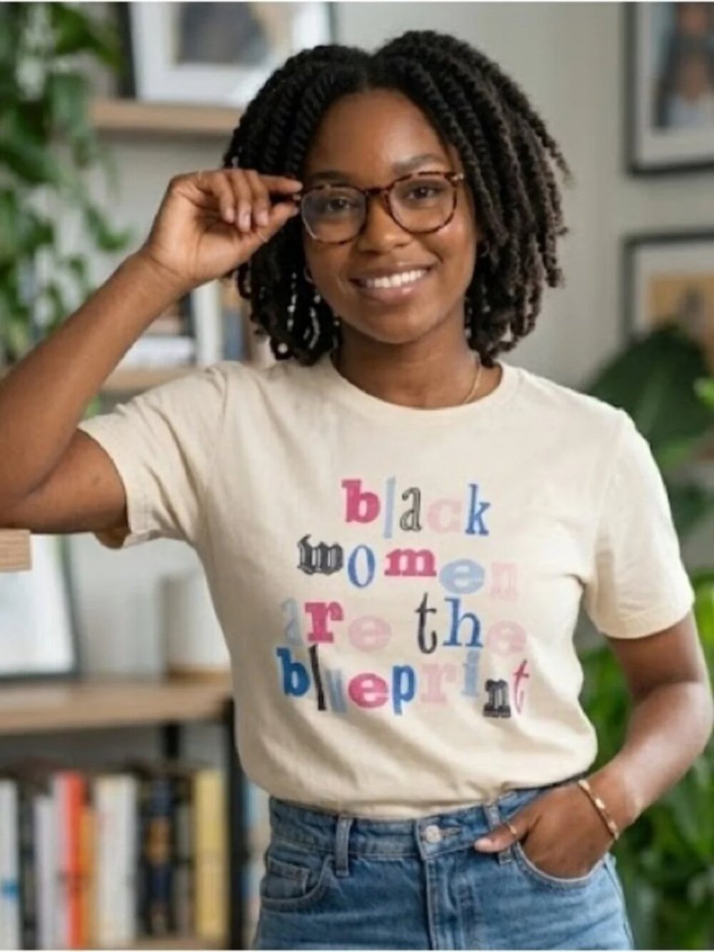 Legendary Rootz Black Women Are The Blueprint Graphic Tee Women's Size L NWT - Picture 2 of 5